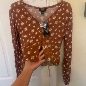 Just Polly Rust Floral Long Sleeve Button Front Crop. Size Large